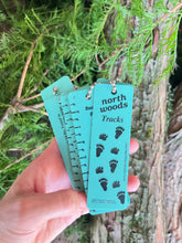 Load image into Gallery viewer, N Woods Animal Tracks Guide