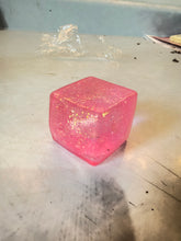 Load image into Gallery viewer, Viral Glittering pink cube
