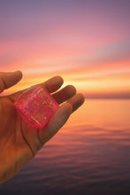 Load image into Gallery viewer, Viral Glittering pink cube
